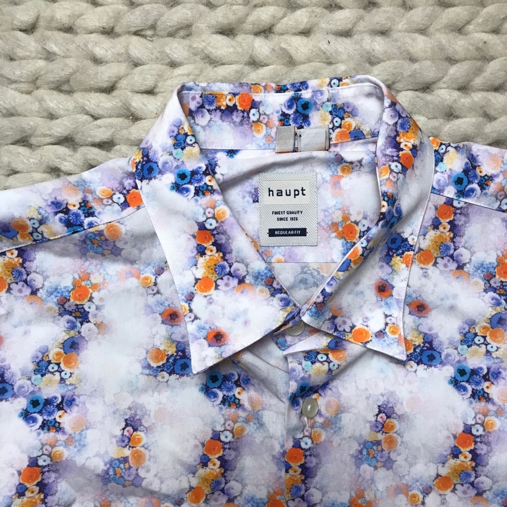 EUC Men’s Floral Button Down - Picture 2 of 5